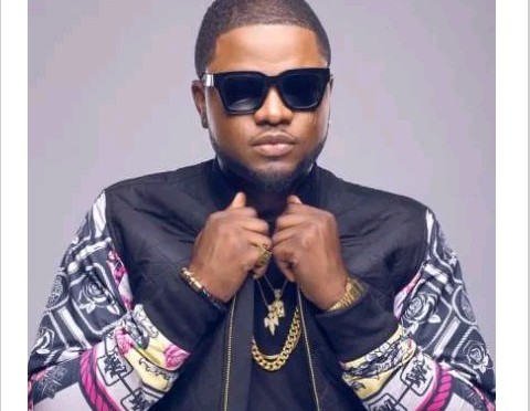 E-news: It Blue Raspberry, Skales Clears The Air On Drug Abuse || WATCH